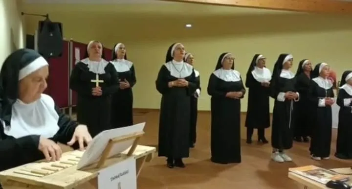 Foto 7 - Gran acogida a la nueva Asociaci&oacute;n Damajuanas de Fuenteguinaldo