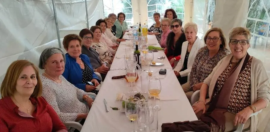 Foto 4 - Gran acogida a la nueva Asociaci&oacute;n Damajuanas de Fuenteguinaldo