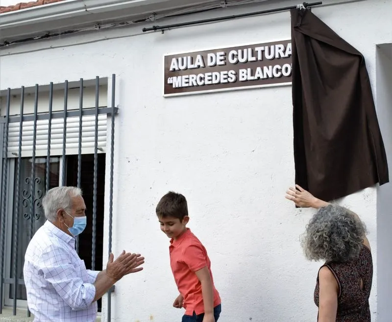 Inauguración del nuevo Aula de Cultura y biblioteca de Aldehuela de Bóveda