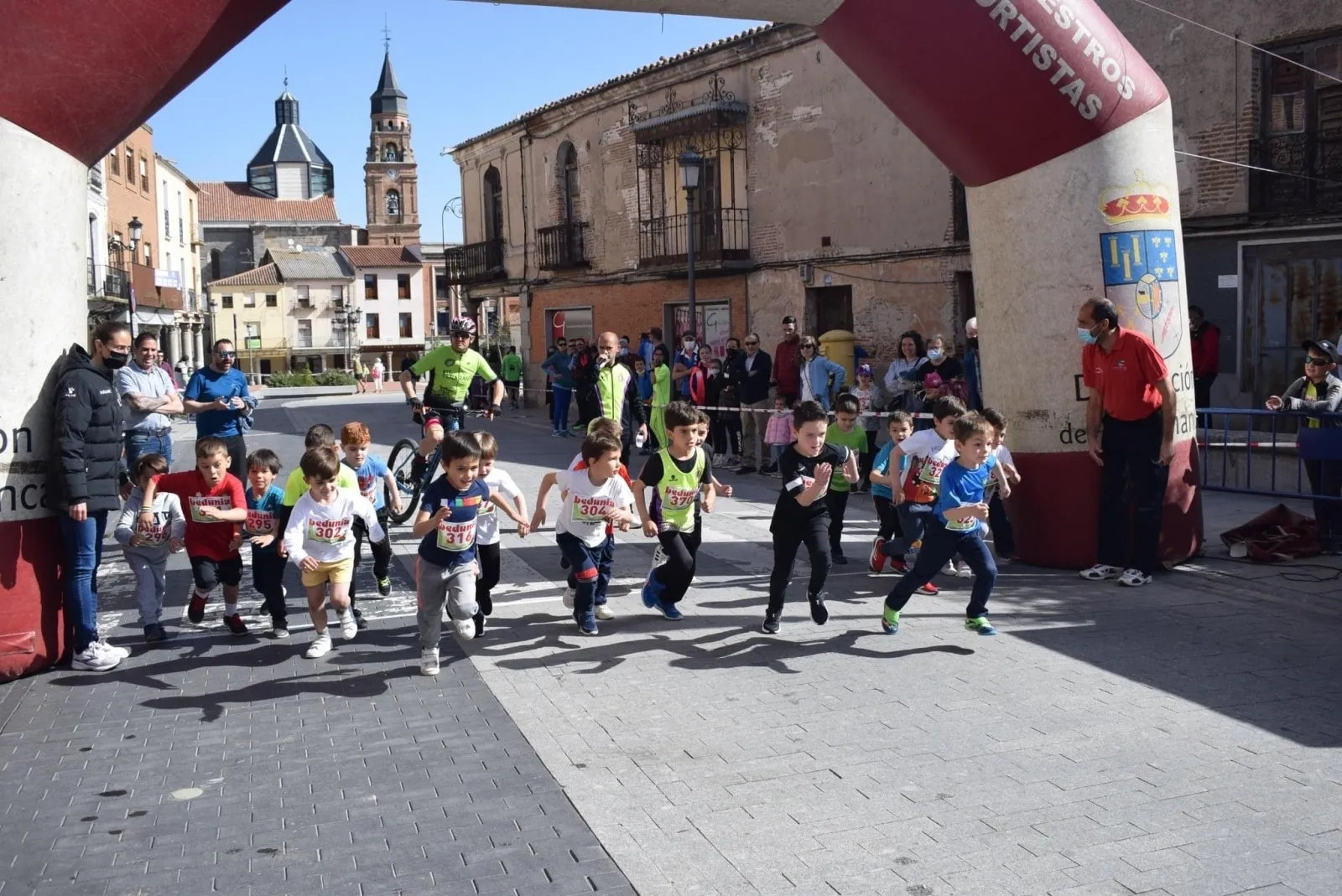 Foto 9 - Vuelve la fiesta del deporte en familia a las calles de Pe&ntilde;aranda con el retorno de la carrera popular 'Hijos, Padres y Abuelos'