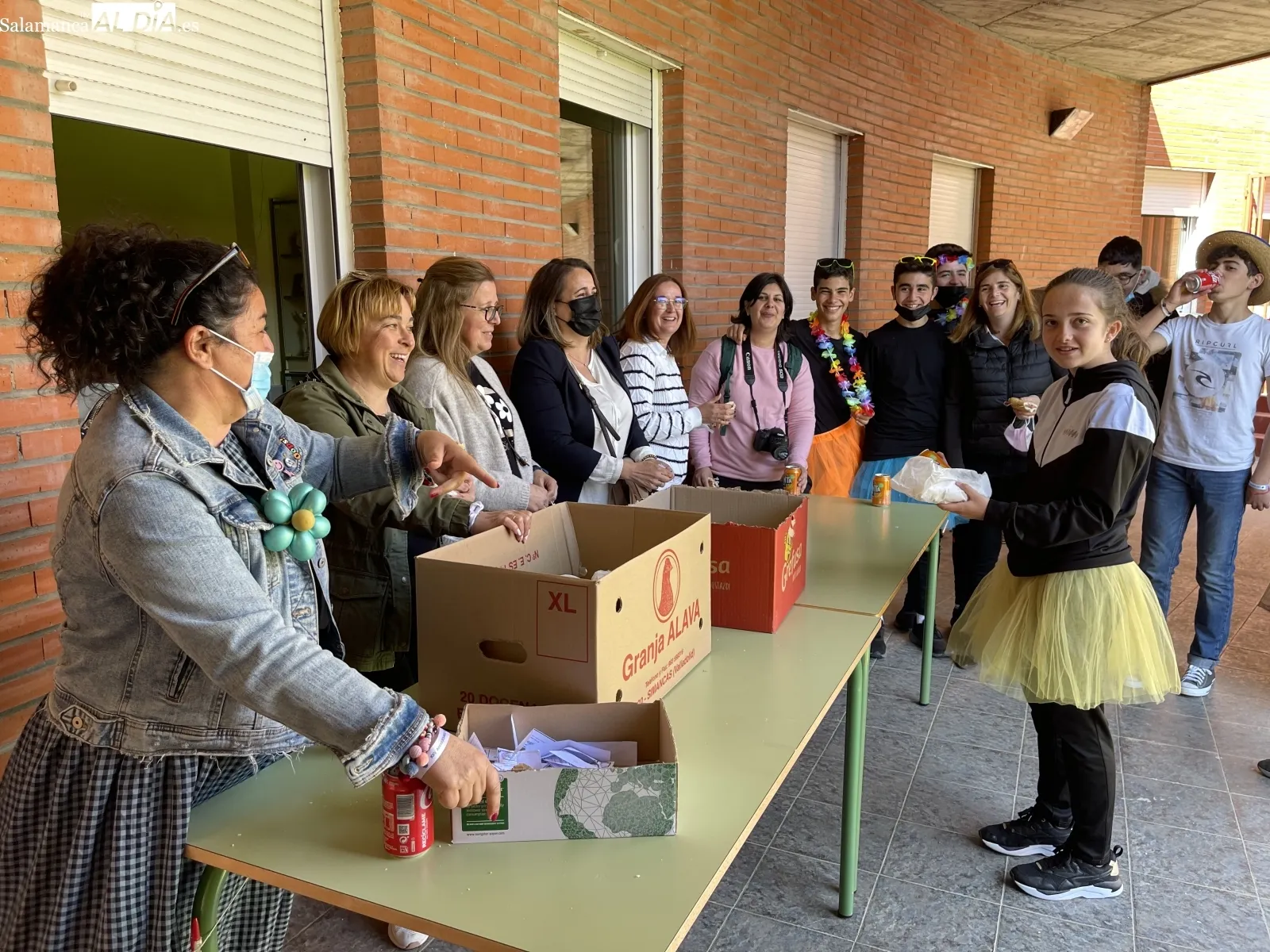 Foto 2 - El IES Senara de Babilafuente celebra junto a docentes y alumnos su XXV aniversario