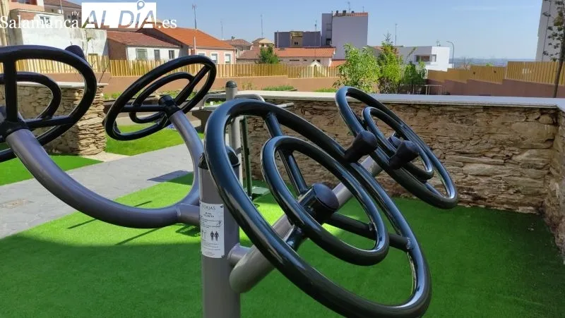 Los residentes de Guijuelo ya disfrutan del nuevo jardín - KR