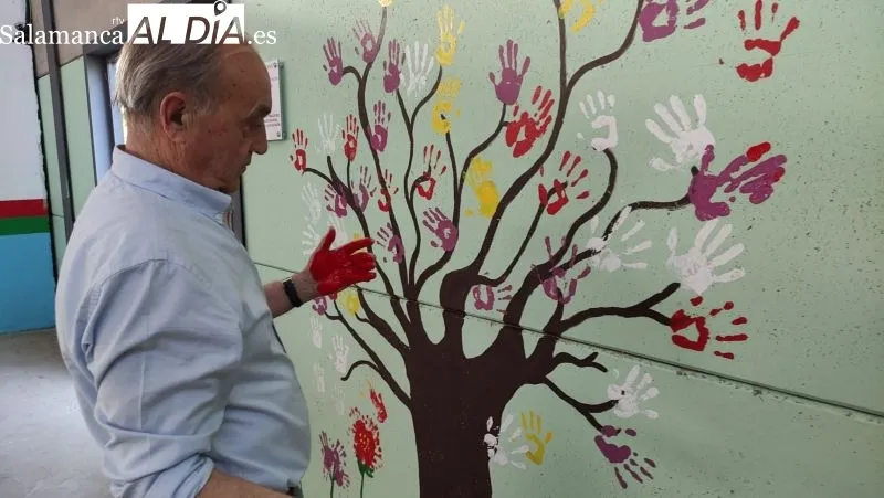 Foto 3 - Linares de Riofr&iacute;o rinde homenaje a Ignacio Polo por su larga trayectoria como alcalde