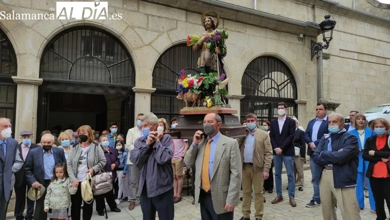 La bendición de campos tuvo lugar frente a la iglesia - Kiko Robles