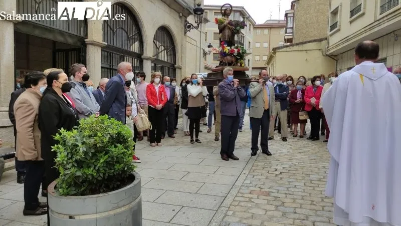 La bendición de campos tuvo lugar frente a la iglesia - Kiko Robles