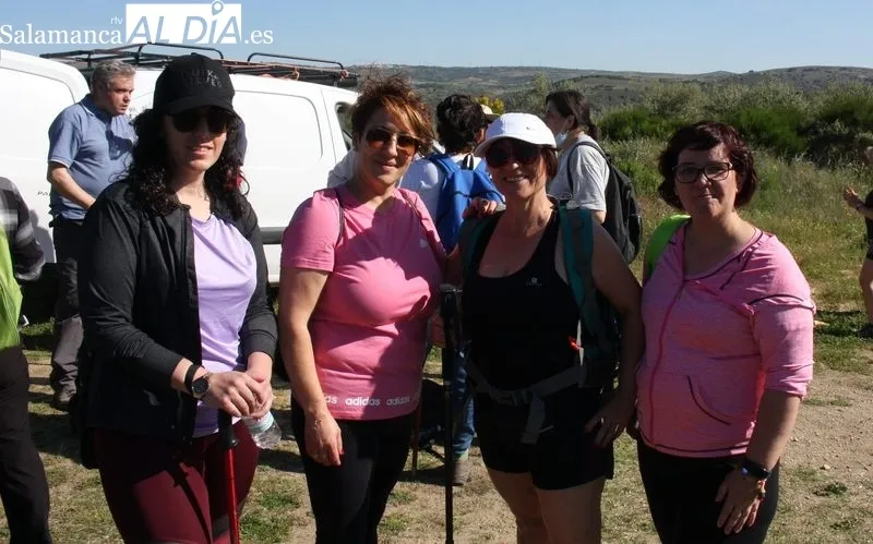 La decimoquinta marcha senderista de Aldeadávila de la Ribera tenía un marcado carácter solidario 