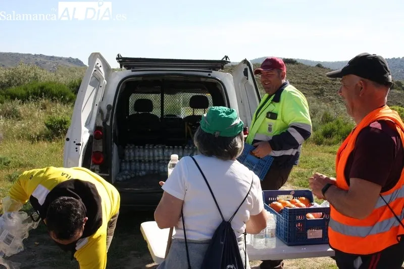 La decimoquinta marcha senderista de Aldeadávila de la Ribera tenía un marcado carácter solidario 