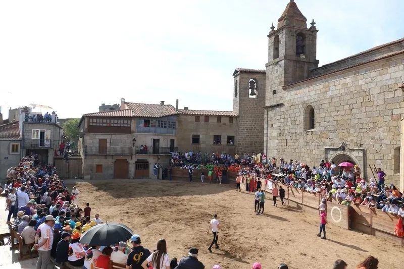 Arrancan las fiestas del Noveno en San Felices de los Gallegos / CORRAL 