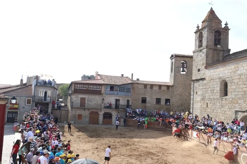 Arrancan las fiestas del Noveno en San Felices de los Gallegos / CORRAL 