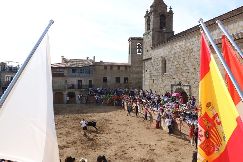 Arrancan las fiestas del Noveno en San Felices de los Gallegos / CORRAL 