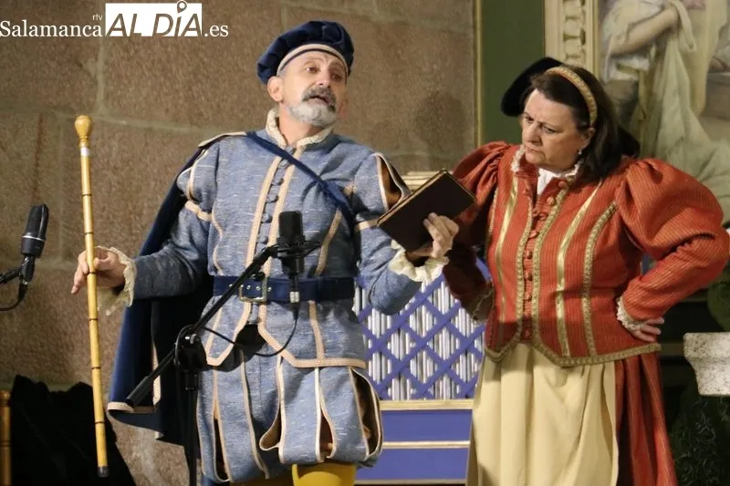 Representación de 'Biuscando a Nebrija' en la iglesia San Nicolás de Vitigudino / CORRAL 
