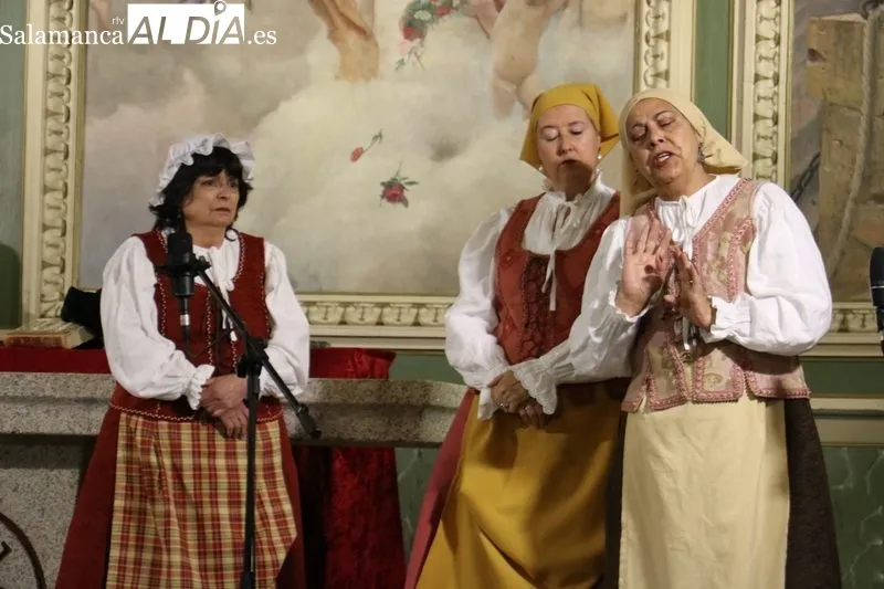 Representación de 'Biuscando a Nebrija' en la iglesia San Nicolás de Vitigudino / CORRAL 