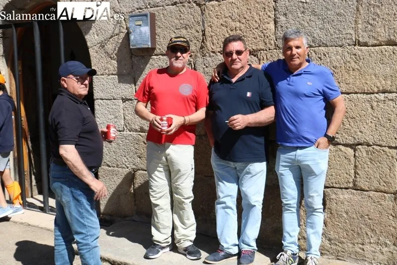 Primer encierro de las fiestas del Noveno en San Felices de los Gallegos / CORRAL 