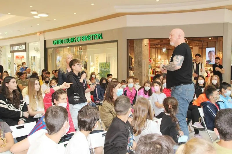 Iñaki Zubizarreta, durante la charla a escolares de Santa Marta