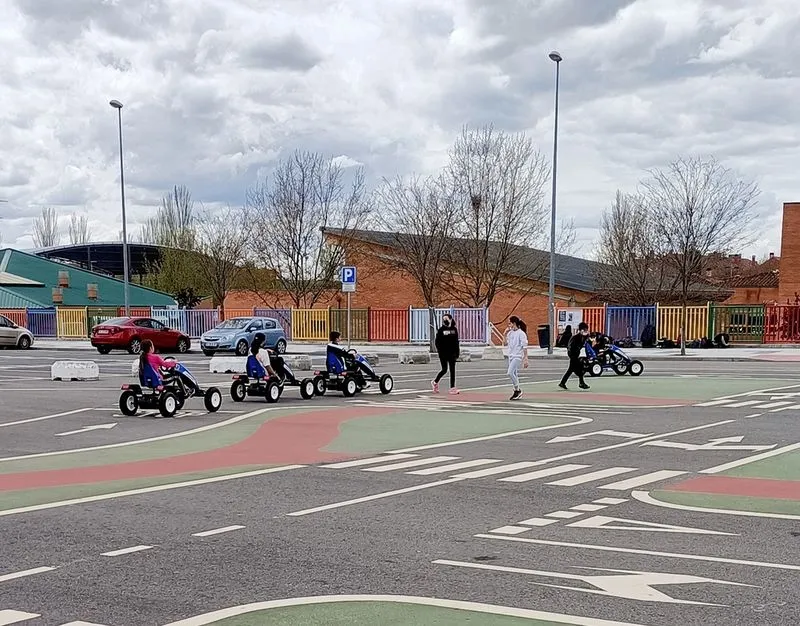 Escolares en el circuito de educación vial de Carbajosa
