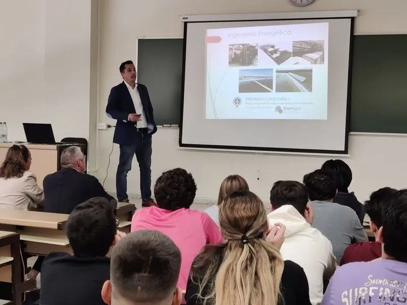 Foto 4 - Jornada Empresa Sostenible e Ingenier&iacute;a&nbsp;en la&nbsp;ETS de Ingenier&iacute;a Industrial de B&eacute;jar