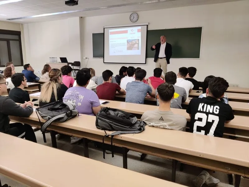 Foto 2 - Jornada Empresa Sostenible e Ingenier&iacute;a&nbsp;en la&nbsp;ETS de Ingenier&iacute;a Industrial de B&eacute;jar