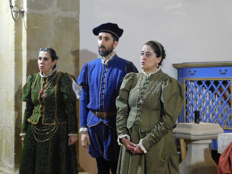 Foto 6 - El grupo de teatro Lazarillo de Tormes representa “Buscando a Nebrija” en Parada de Arriba