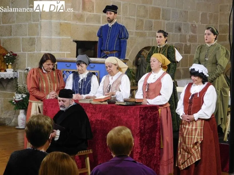 Representación en Pereña de la Ribera de 'Buscando a Nebrija' por el grupo Lazarillo de Tormes 
