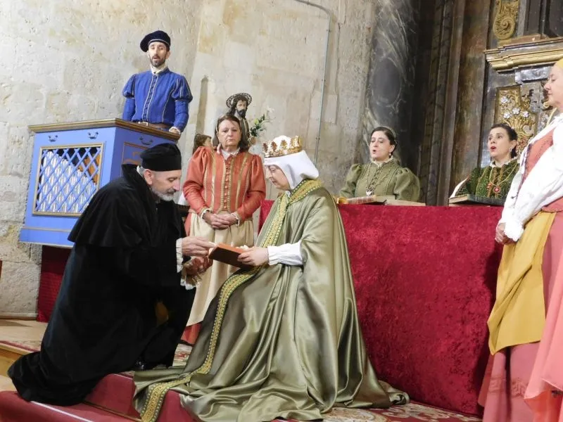 Foto 9 - Nuevos aplausos en Roll&aacute;n para Lazarillo de Tormes y su obra &ldquo;Buscando a Nebrija&rdquo;
