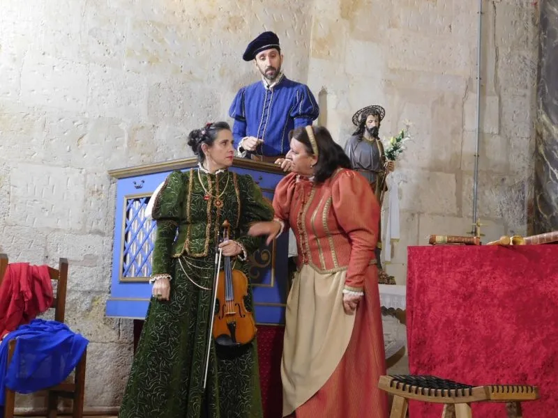 Foto 7 - Nuevos aplausos en Roll&aacute;n para Lazarillo de Tormes y su obra &ldquo;Buscando a Nebrija&rdquo;