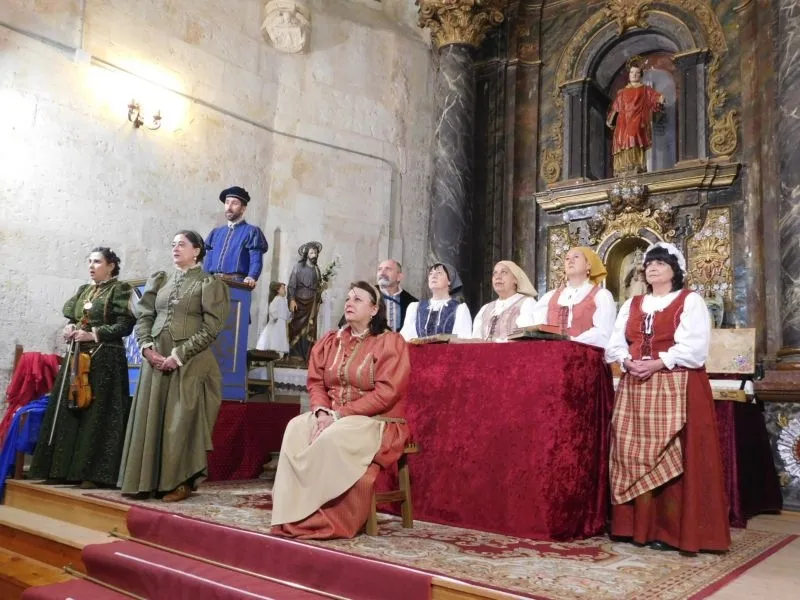 Foto 5 - Nuevos aplausos en Roll&aacute;n para Lazarillo de Tormes y su obra &ldquo;Buscando a Nebrija&rdquo;