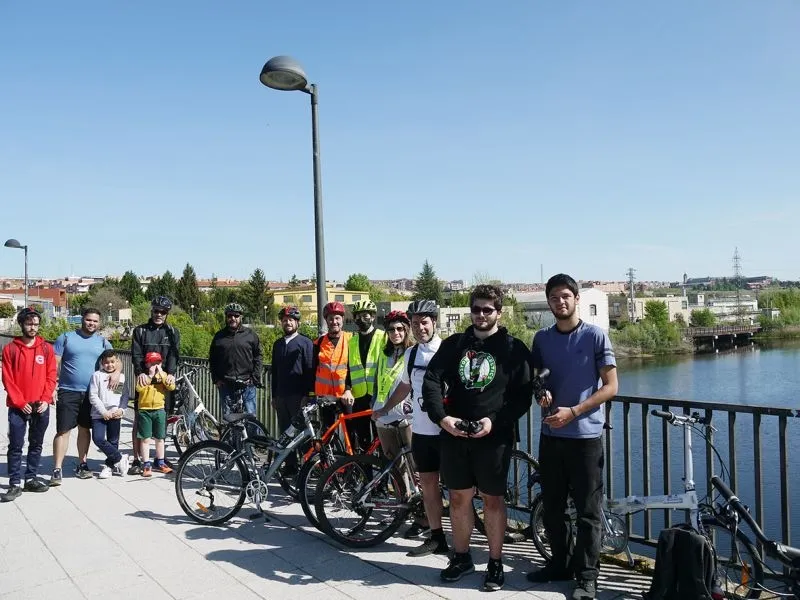 Foto 4 - Los vecinos de Salamanca disfrutan de la ruta en bici a orillas el Tormes