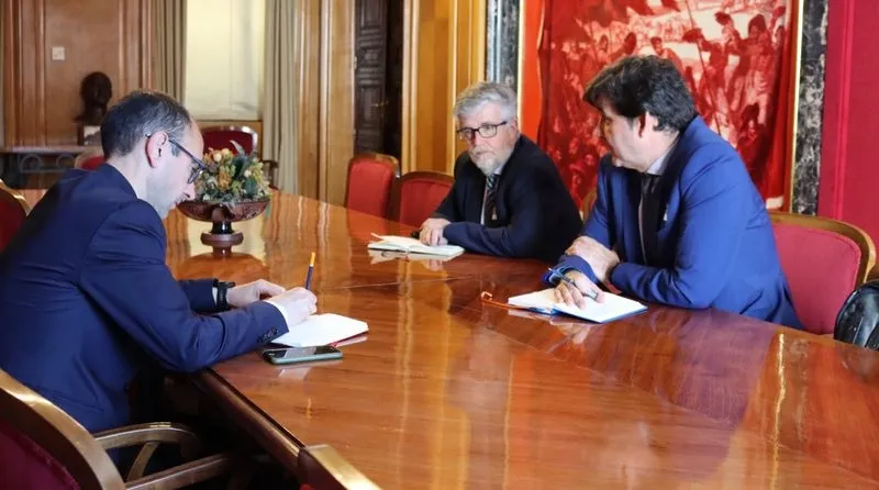 Reunión del diputado por Salamanca, David Serrada, con directivos de SENASA