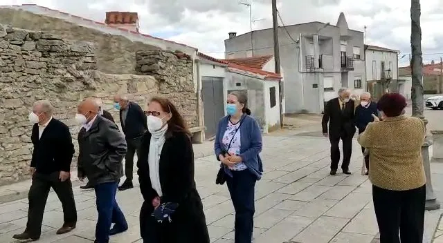 Foto 2 - Almendra se mantiene fiel a San Isidro