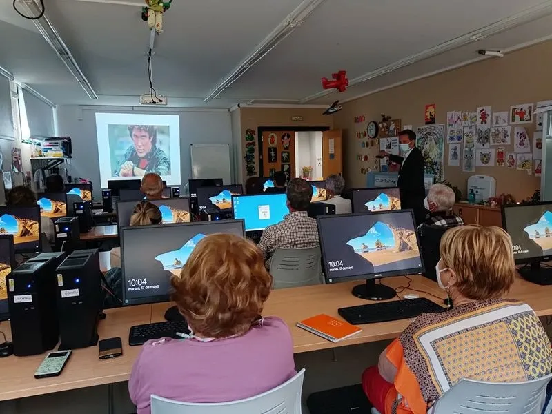 Taller 'Me atrevo con la tecnología', en Carbajosa de la Sagrada