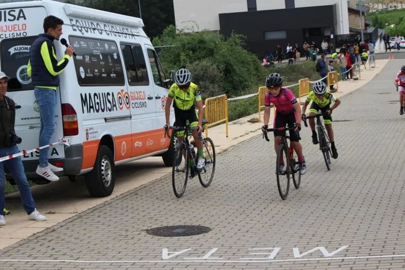 Foto 2 - Guijuelo acoge un nuevo y entretenido Trofeo de Escuelas de Ciclismo