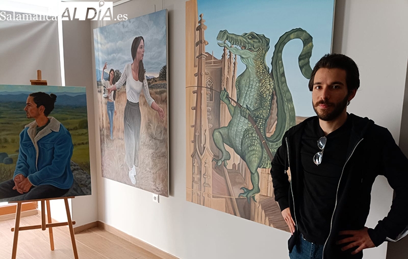 Aarón Rueda en su galería en Béjar | Foto: David Sánchez