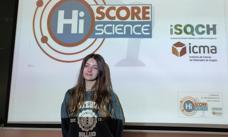 Foto 1 - Primer premio en el Concurso Nacional Hi Score Science para Carla González