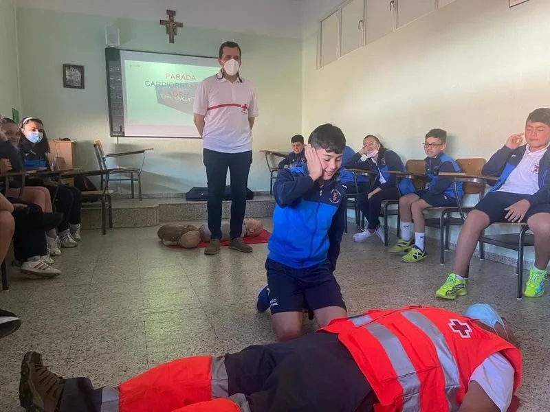 Foto 8 - Clases de primeros auxilios en el Colegio Santa Isabel