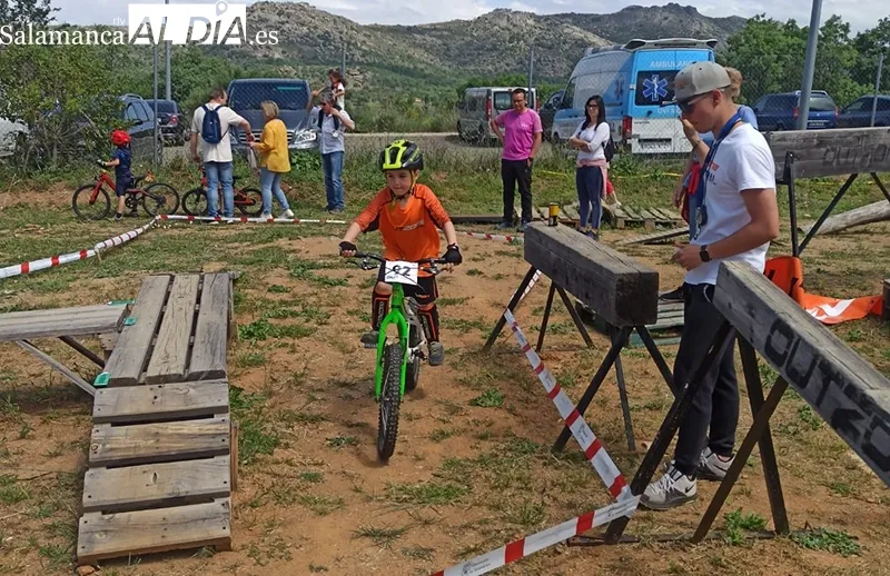 Foto 10 - Cerca de una treintena de ni&ntilde;os demuestran su habilidad 