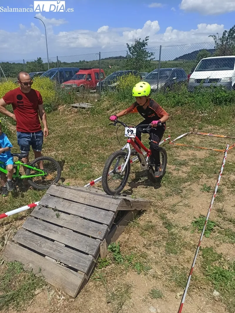 Foto 4 - Cerca de una treintena de ni&ntilde;os demuestran su habilidad 