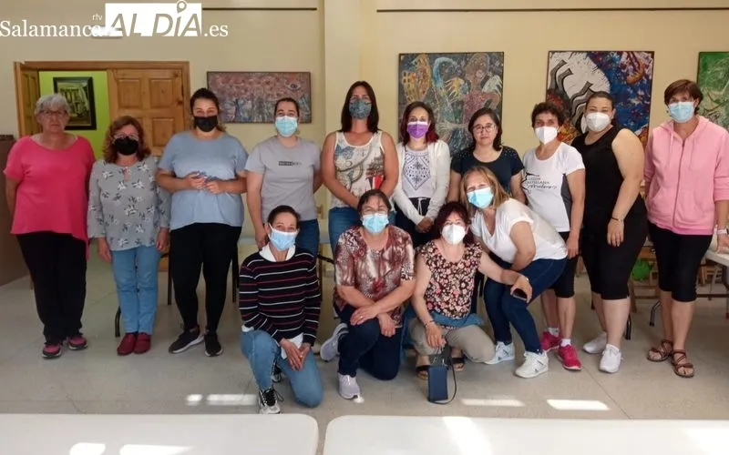 Participantes en las jornadas formativas desarrolladas en Monleras para la atención a personas mayores 