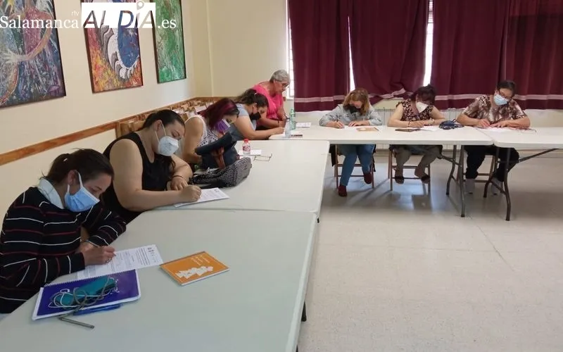 Participantes en las jornadas formativas desarrolladas en Monleras para la atención a personas mayores 