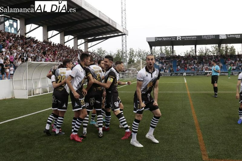 Euforia entre los jugadores con el 1-0 al Calahorra / David Sañudo
