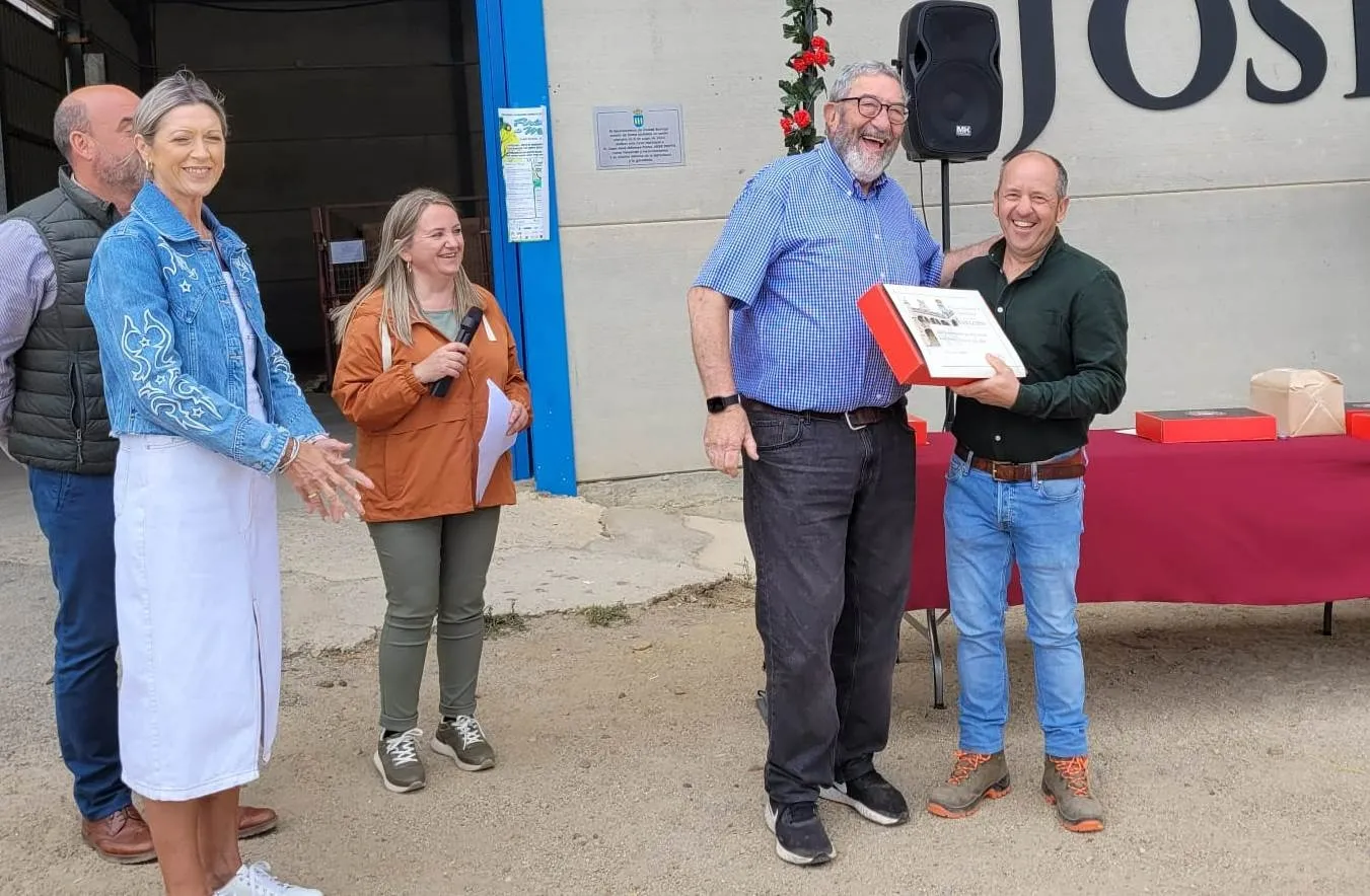 Foto 4 - Concluye con la entrega de premios la Feria de Mayo