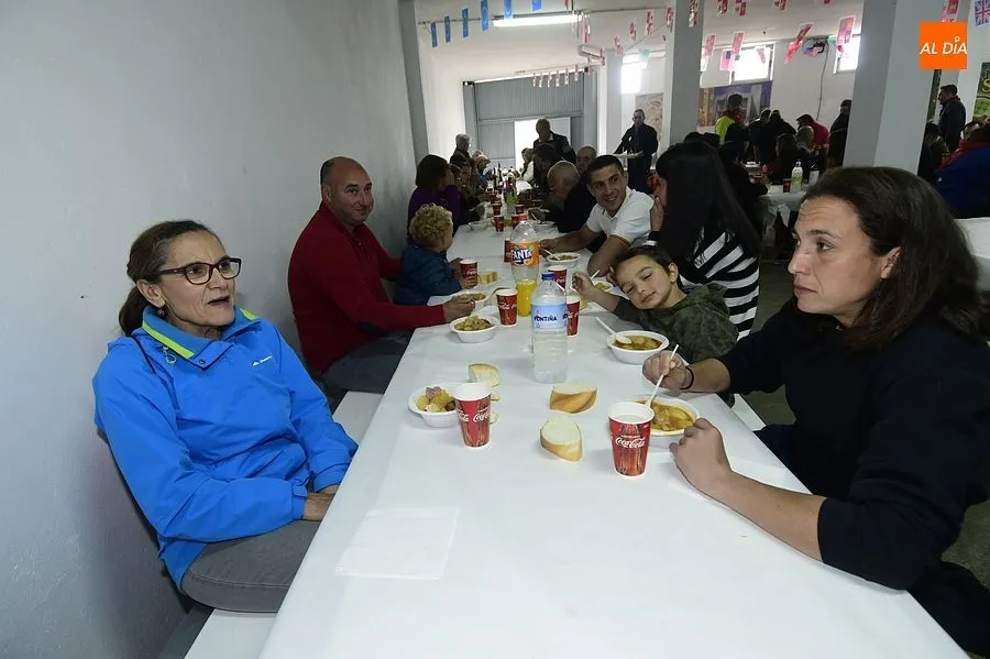 La caldereta volvió a juntar a familiares y vecinos de Saelices/ Rep. Gráfico: Adrián M.Pastor