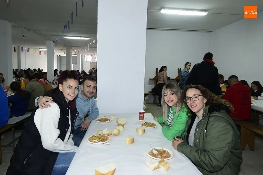 La caldereta volvió a juntar a familiares y vecinos de Saelices/ Rep. Gráfico: Adrián M.Pastor
