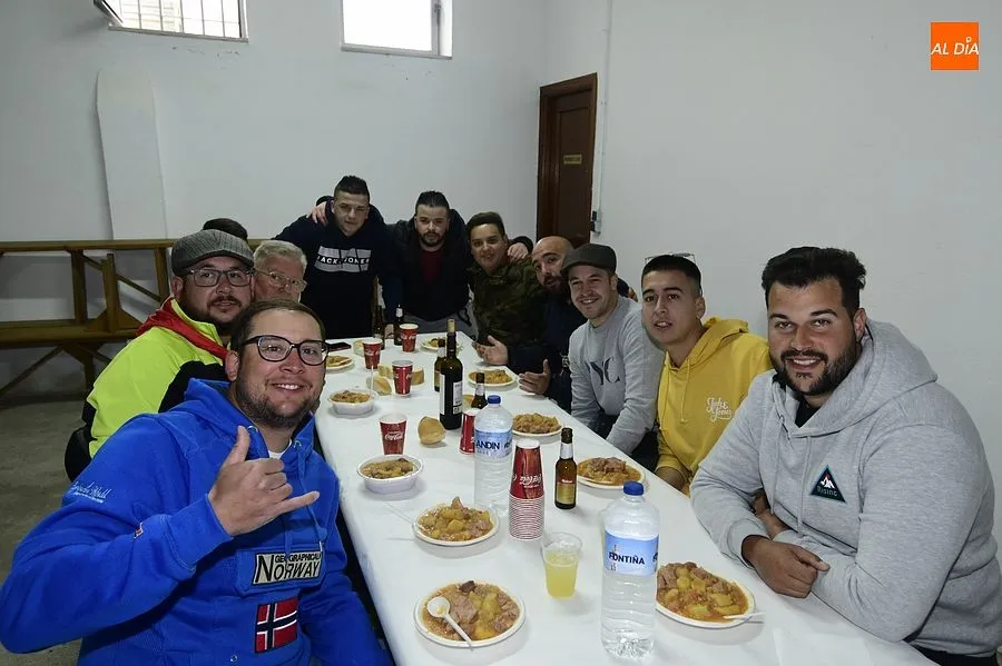 La caldereta volvió a juntar a familiares y vecinos de Saelices/ Rep. Gráfico: Adrián M.Pastor