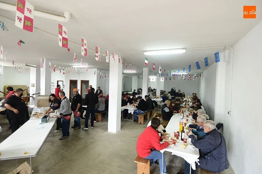 La caldereta volvió a juntar a familiares y vecinos de Saelices/ Rep. Gráfico: Adrián M.Pastor