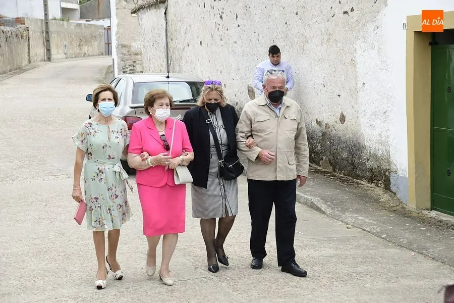 Foto 2 - Carpio de Azaba se pone sus mejores galas para procesionar al patr&oacute;n de los agricultores