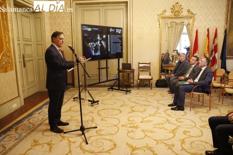 Presentación en el Ayuntamiento de Salamanca del proyecto 'Urban. 'e-Movilidad Segura y Sostenible'. Foto de David Sañudo