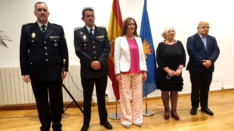 La delegada del Gobierno preside el acto de toma de posesión del nuevo comisario de la Policía Nacional de Salamanca, Claudio Díaz Serrano que releva a Luis Esteban