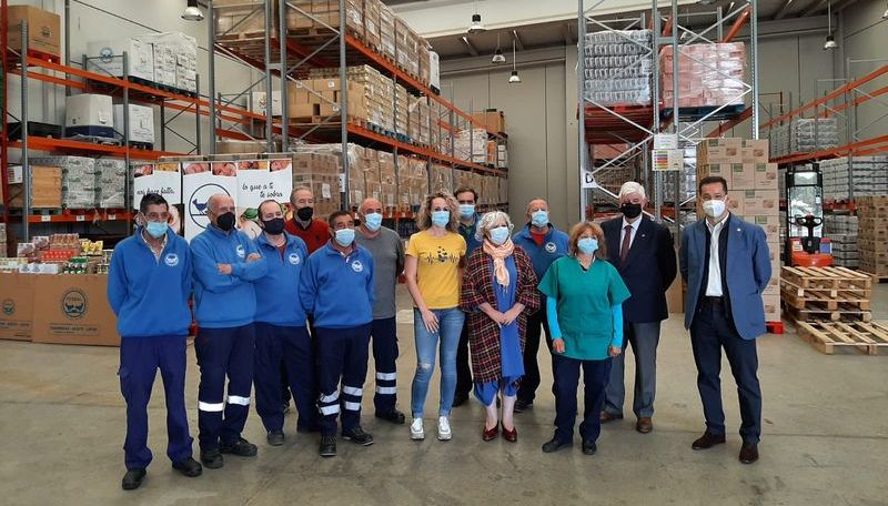 La subdelegada del Gobierno ha visitado el almacén del Banco de Alimentos y la sede provincial de Cruz Roja, organizaciones asociadas a la distribución en la provincia.