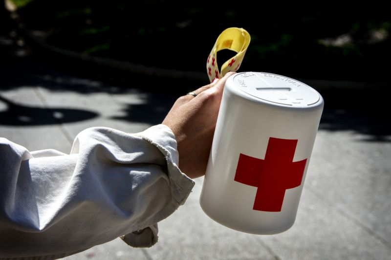 Foto 21 - Los voluntarios de Cruz Roja viven con intensidad el Día de la Banderita