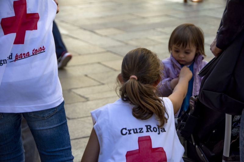 Foto 9 - Los voluntarios de Cruz Roja viven con intensidad el Día de la Banderita